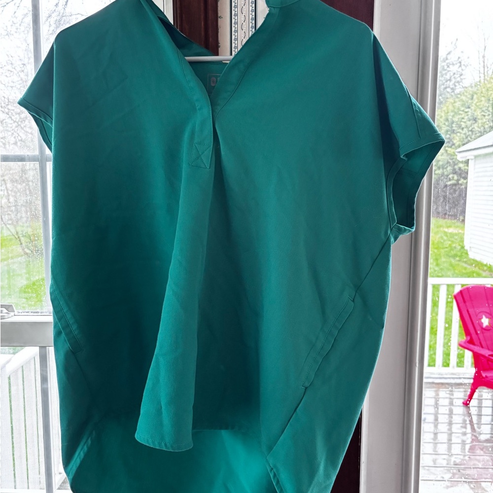 Women's FIGS Hunter Green Top